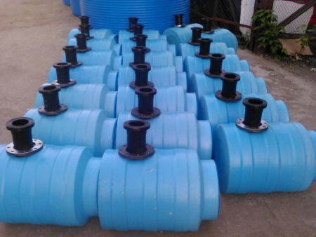 Втулка с фланцем для емкостей