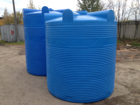 Емкости пластиковые V 5000 литров фото со склада