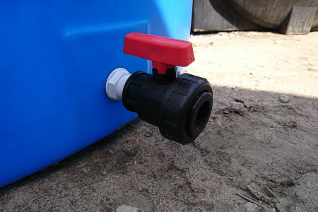 Кран шаровый ВВ для пластиковых емкостей