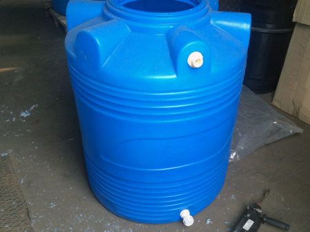 Отводы пластиковые с заглушкой для больших емкостей