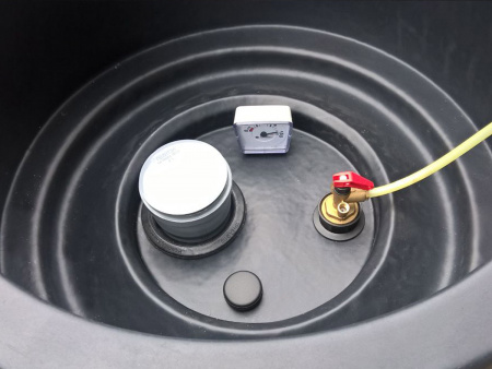 Подземная топливная емкость DT 3000 литров для дизтоплива - вид в горловине