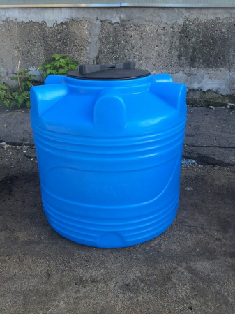 Пластиковая бочка V 200 литров для воды